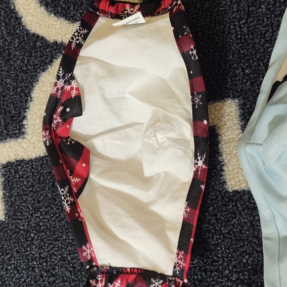 Bespoke Winter-Themed Adult Face Masks -Set of 2 - EUC - Picture 6 of 12